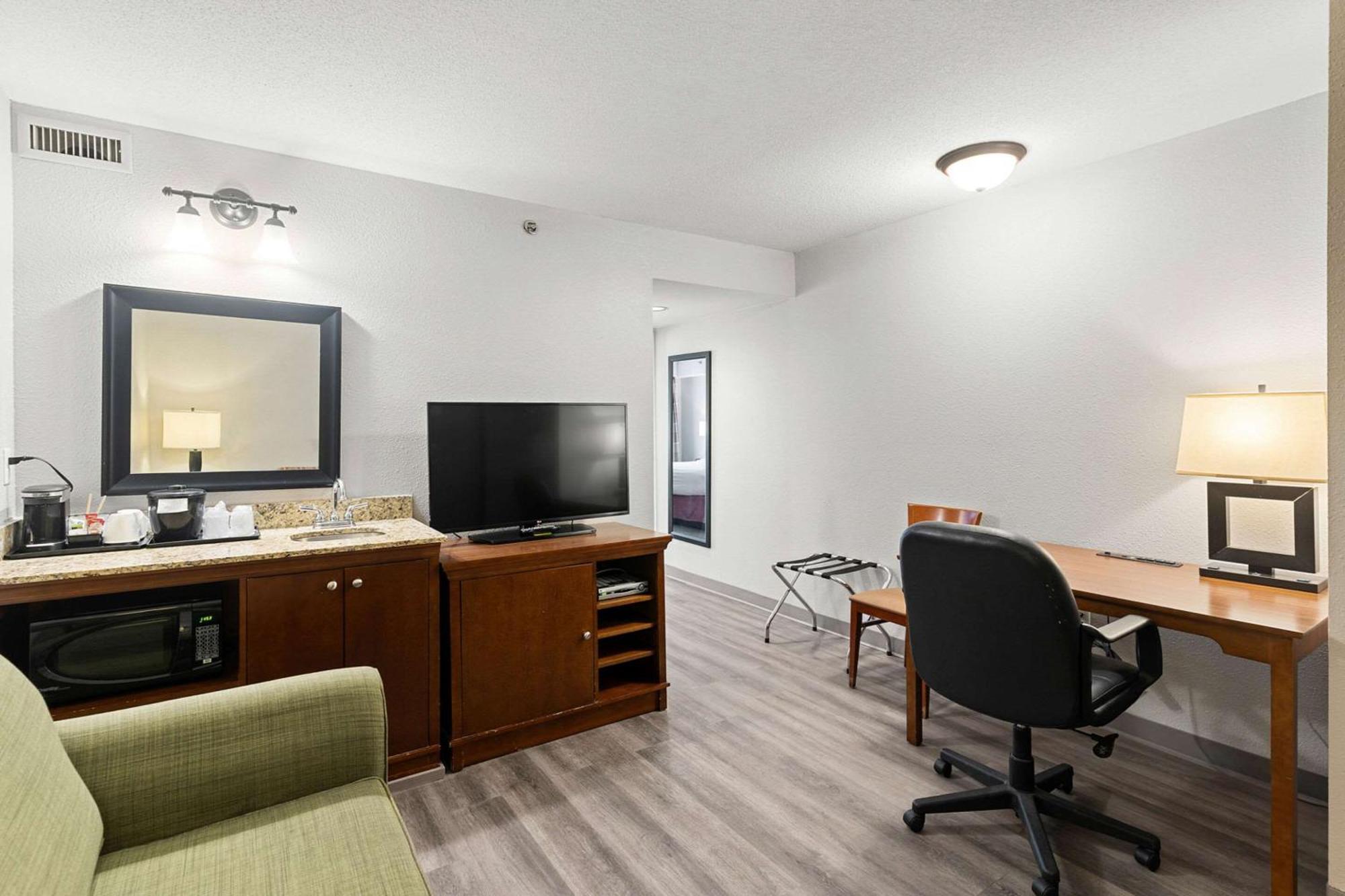 Country Inn & Suites By Radisson, Saskatoon, Sk Dış mekan fotoğraf